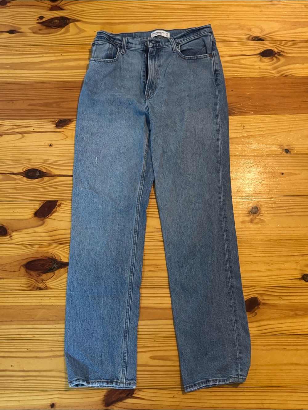 Abercrombie & Fitch Women’s 90s Ultra High Rise Straight Jeans